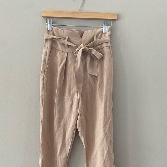 Dynamite NWOT High Waisted Paper Bag Khaki Pleated Tie Waist Trousers - Picture 2 of 5